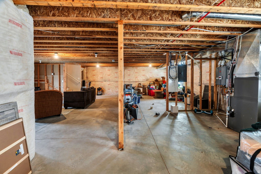 6281 W COPPER HAWK DR South Jordan, UT 84009