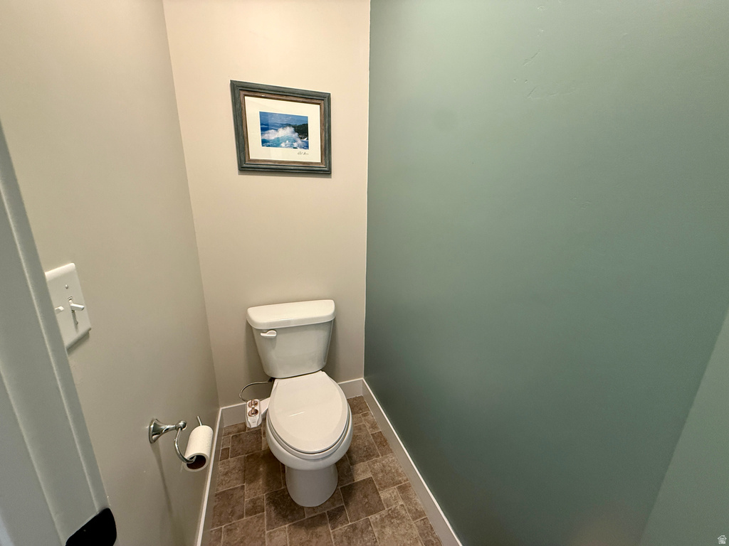 128 N FOXMOOR WAY Saratoga Springs, UT 84045