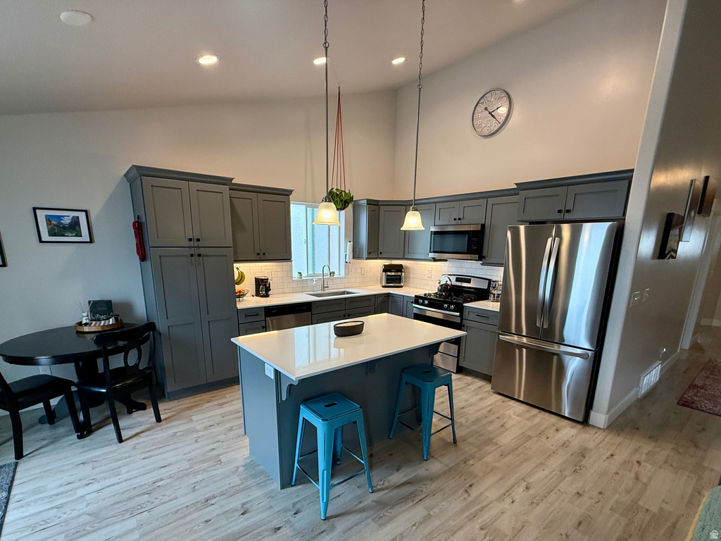 128 N FOXMOOR WAY Saratoga Springs, UT 84045