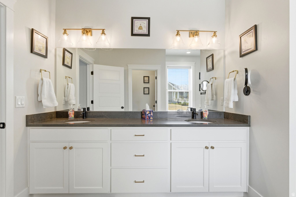 6284 W COPPER HAWK DR South Jordan, UT 84009