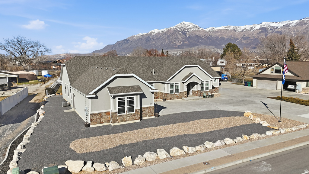 278 E LARSEN LN Harrisville, UT 84404