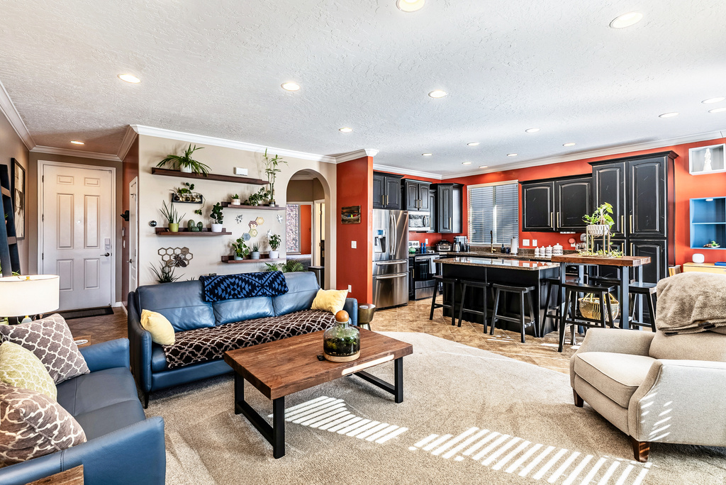 6788 S LIZA LN West Jordan, UT 84081