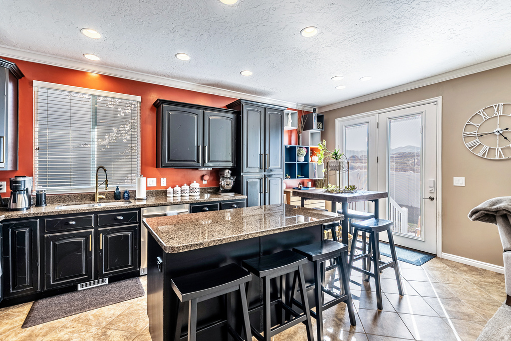 6788 S LIZA LN West Jordan, UT 84081