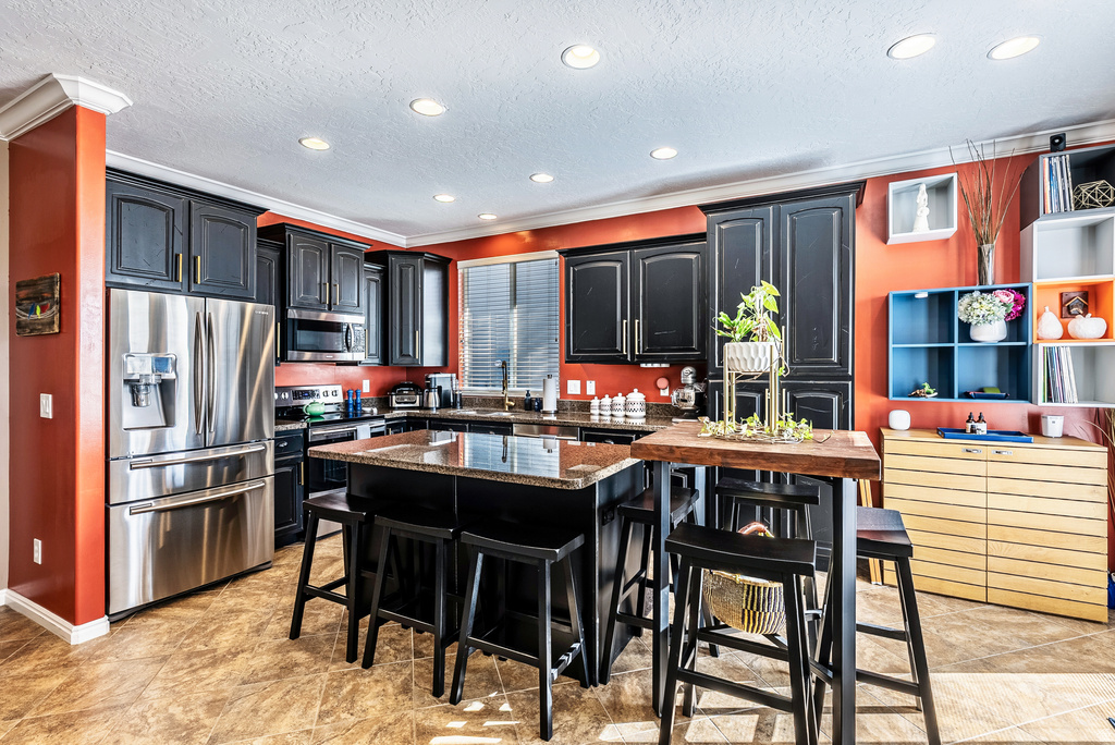 6788 S LIZA LN West Jordan, UT 84081