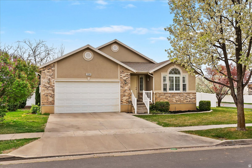 2249 W CRAIG LN Syracuse, UT 84075