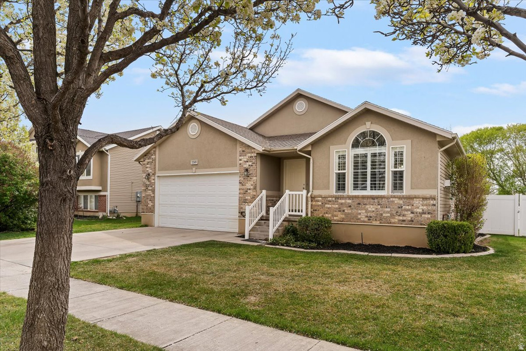 2249 W CRAIG LN Syracuse, UT 84075