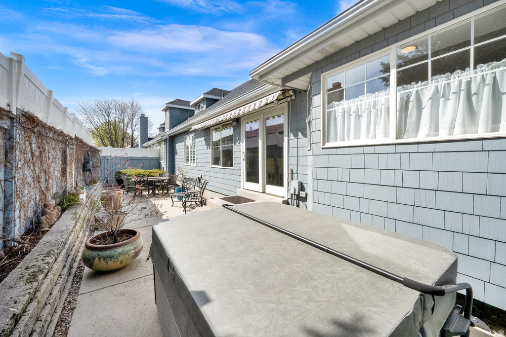 2198 E IVERSON WOODS PL Holladay, UT 84117