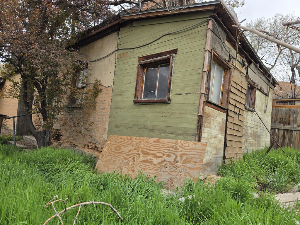 225 W FERN AVE Salt Lake City, UT 84103