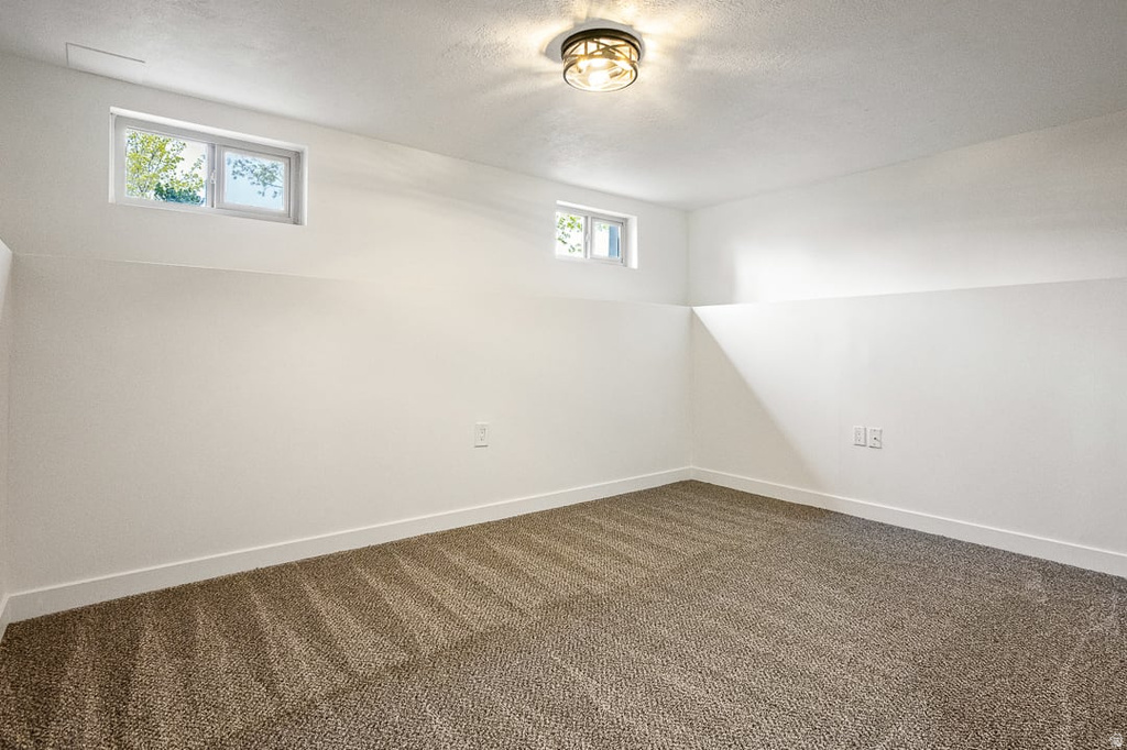 3649 S 5725 W West Valley City, UT 84128