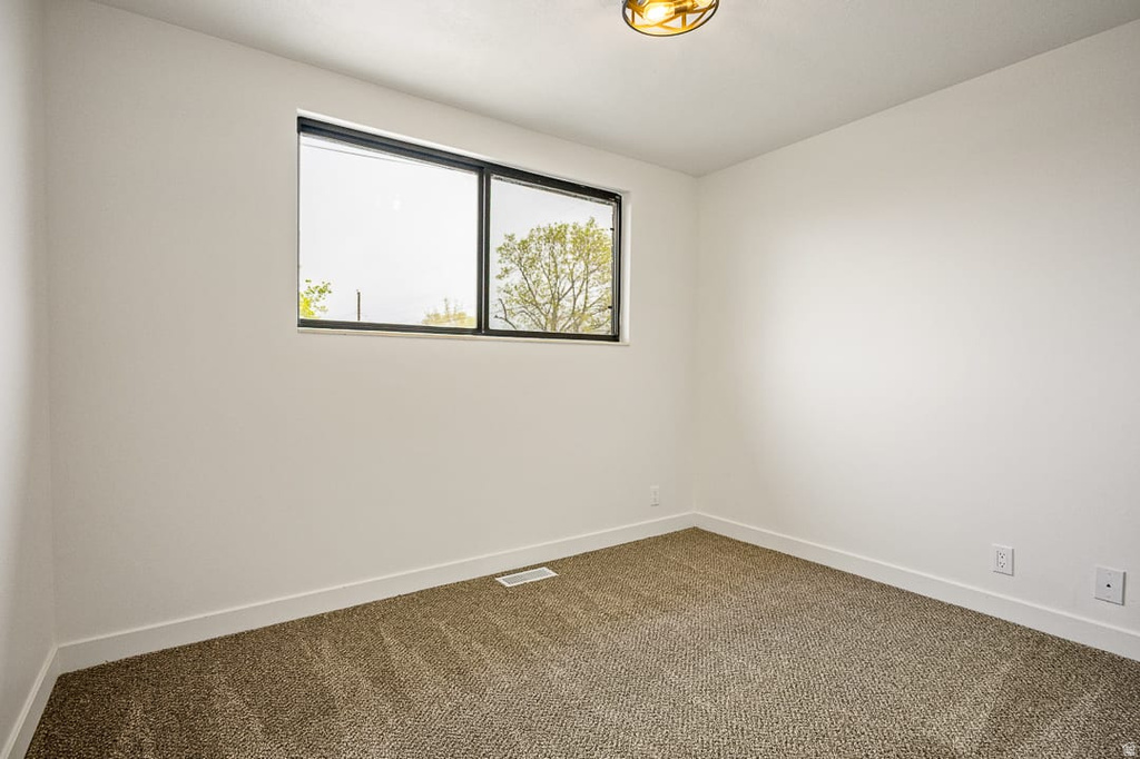 3649 S 5725 W West Valley City, UT 84128