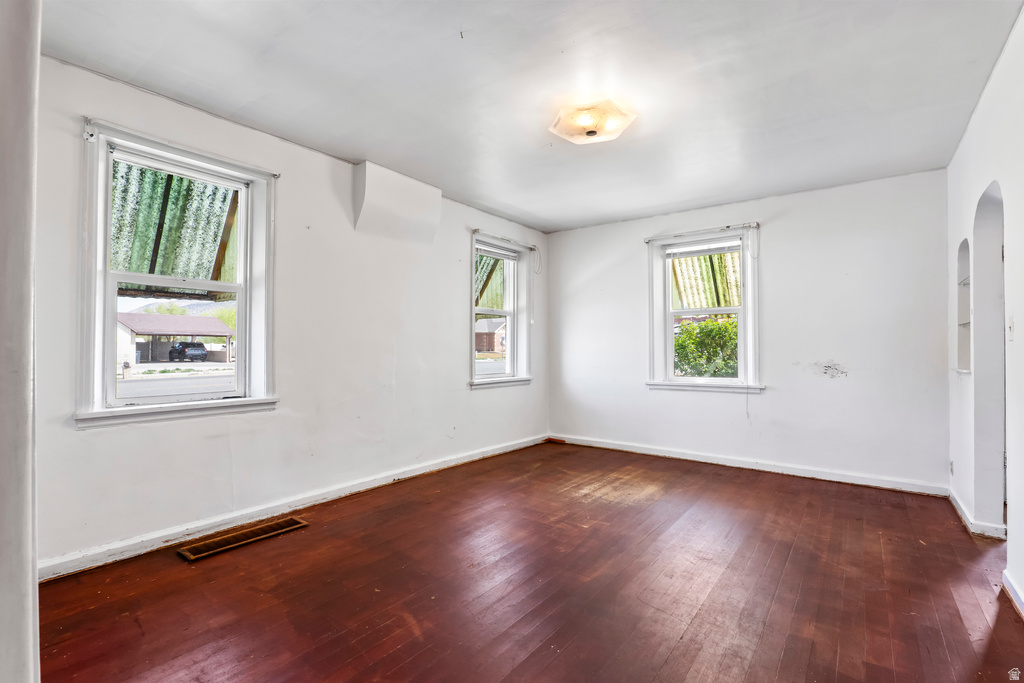 71 W 100 N Nephi, UT 84648