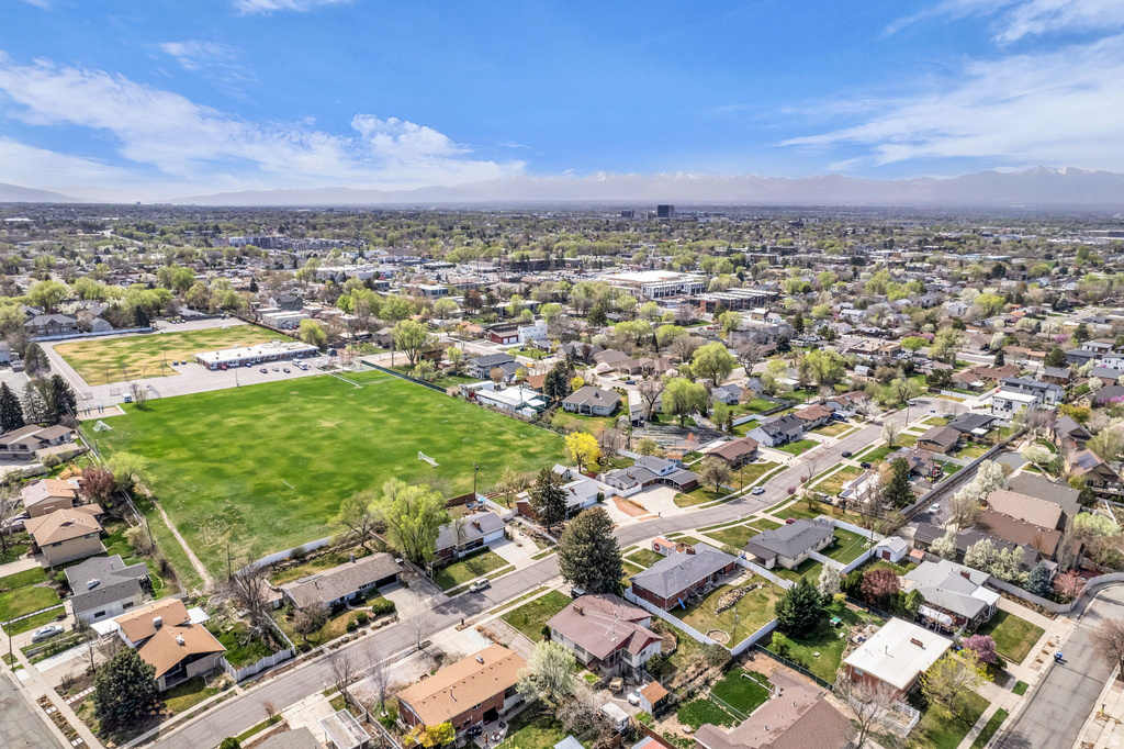 1018 E SAGEHILL DR Holladay, UT 84124