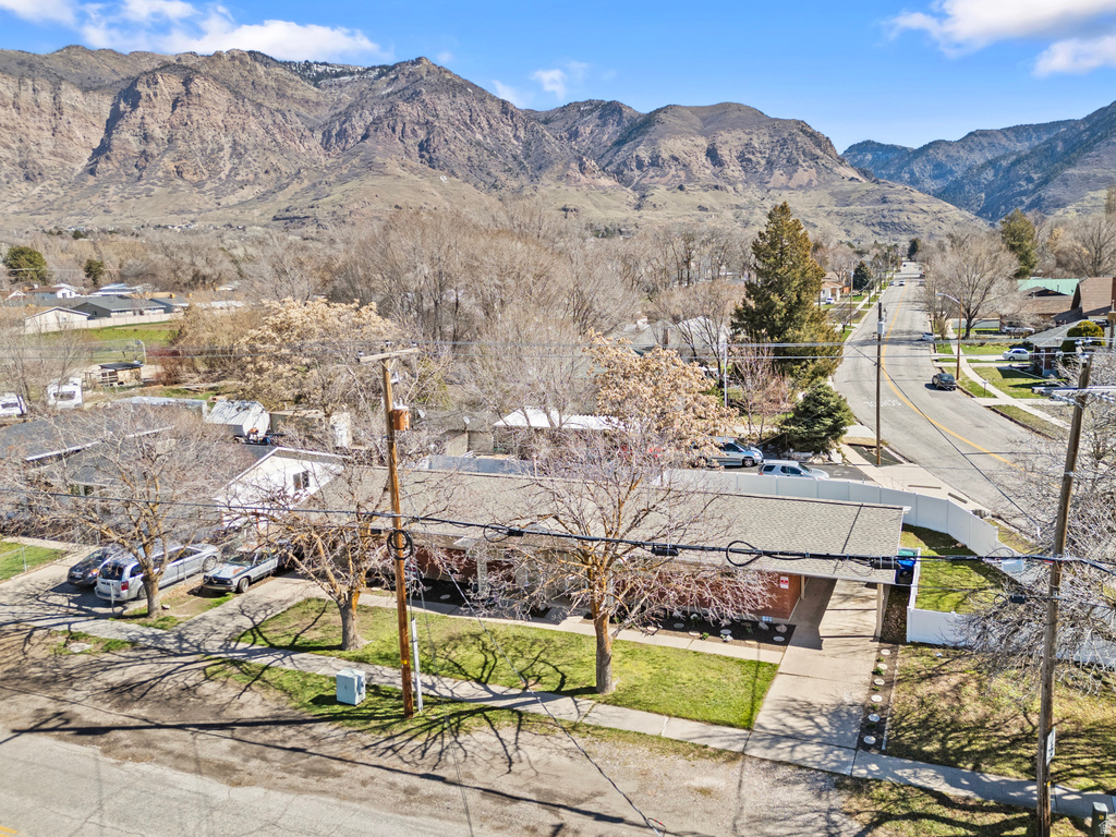813 CANYON RD Ogden, UT 84404