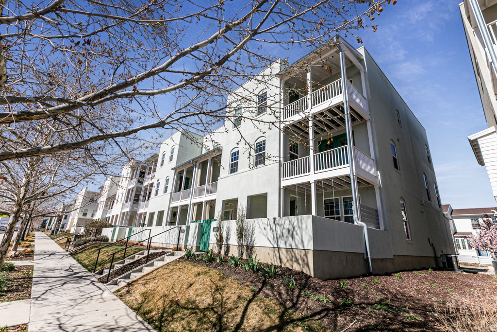 5328 W SOUTH JORDAN PKWY South Jordan, UT 84009