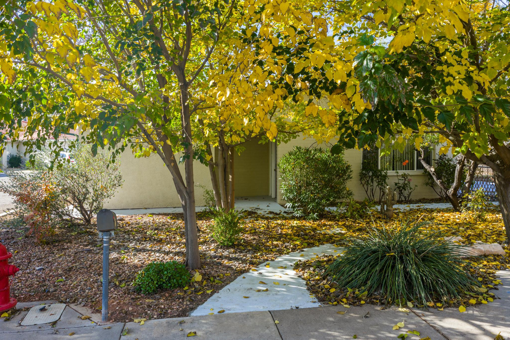 461 DIAGONAL ST St George, UT 84770