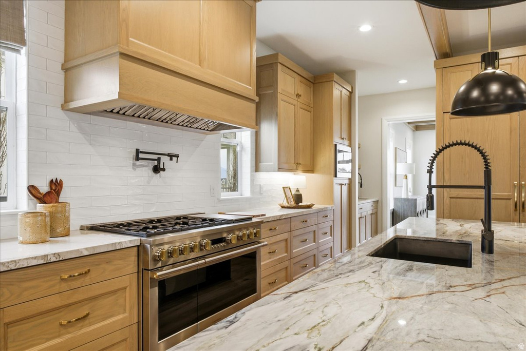 11412 S BINGHAM RIM RD South Jordan, UT 84009