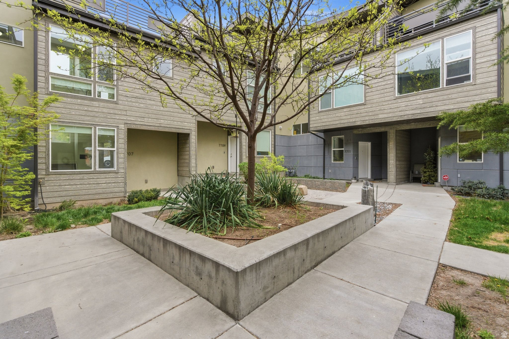 7707 NAVARRO VIEW CT Midvale, UT 84047