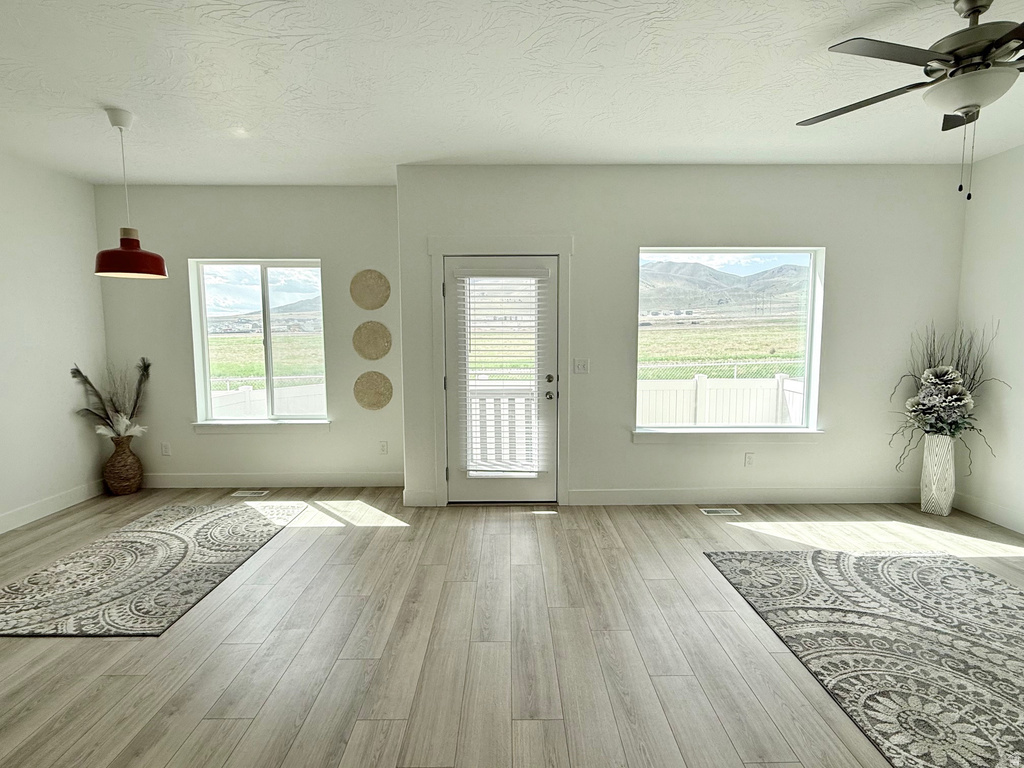 5124 E LAKEFIELD DR Eagle Mountain, UT 84005