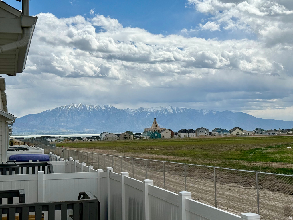 5124 E LAKEFIELD DR Eagle Mountain, UT 84005