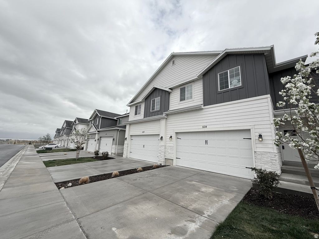 5124 E LAKEFIELD DR Eagle Mountain, UT 84005