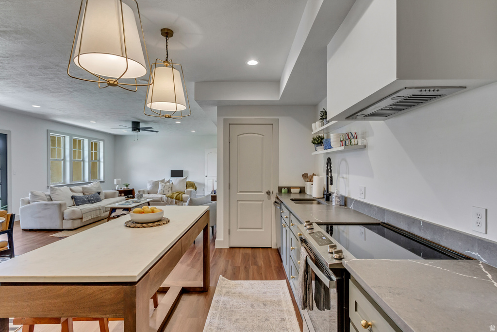 5009 N RAVENCREST LN Lehi, UT 84043