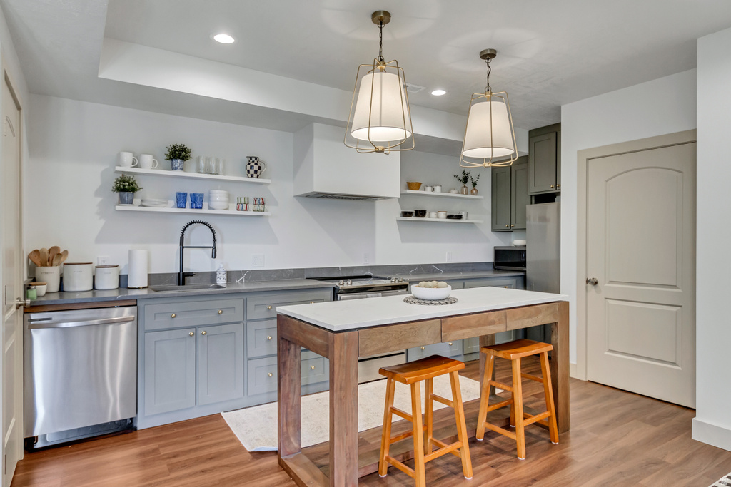 5009 N RAVENCREST LN Lehi, UT 84043