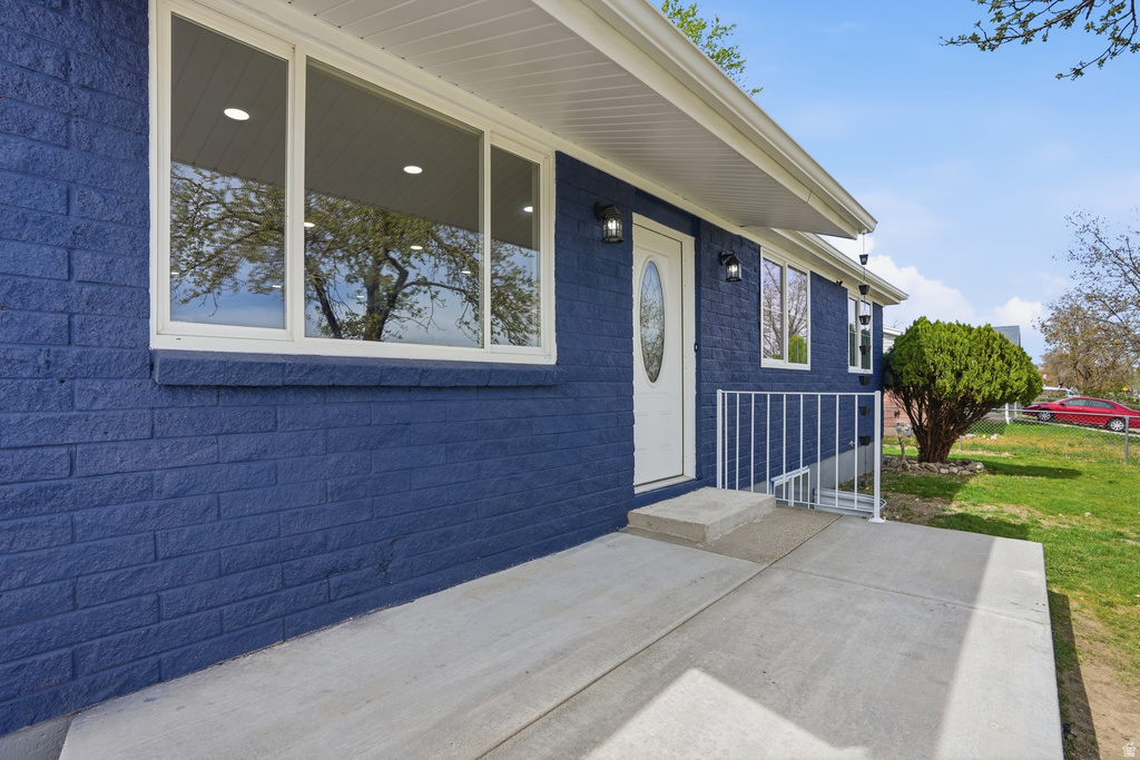 5336 S CHARLOTTE AVE Salt Lake City, UT 84118