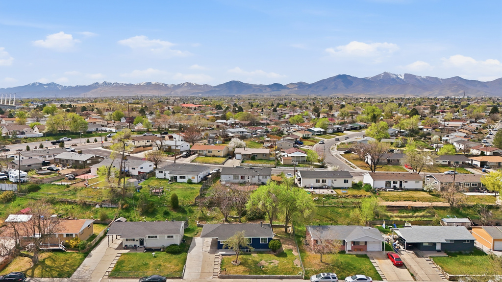 5336 S CHARLOTTE AVE Salt Lake City, UT 84118