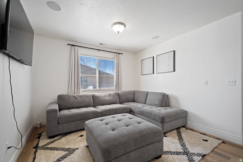 824 W SOUTHHAMPTON DR North Salt Lake, UT 84054