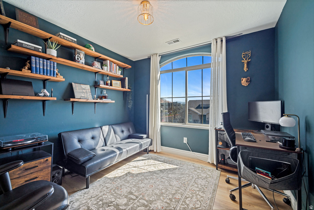 824 W SOUTHHAMPTON DR North Salt Lake, UT 84054