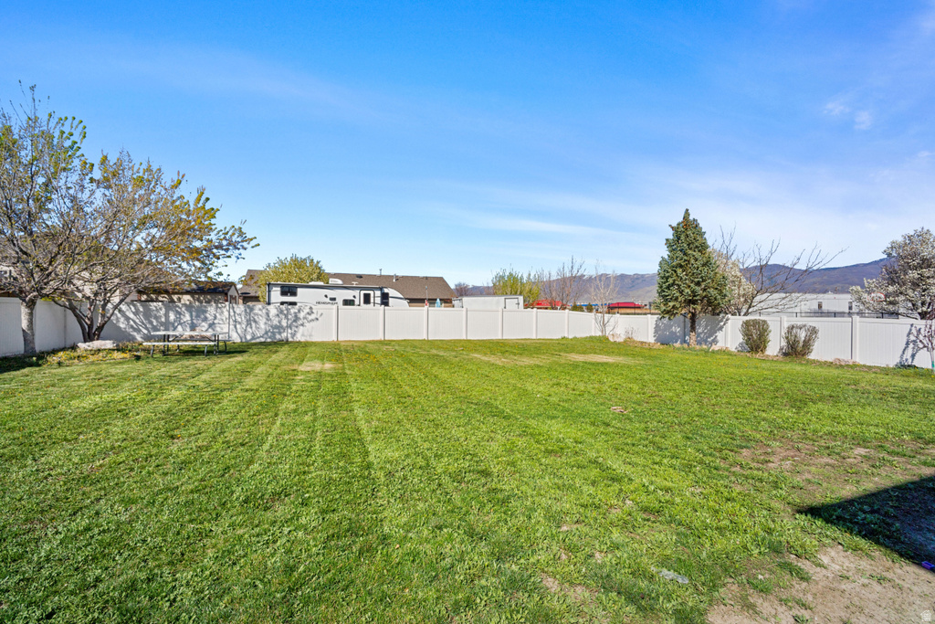 824 W SOUTHHAMPTON DR North Salt Lake, UT 84054