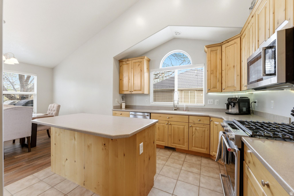 2071 W 2200 S Syracuse, UT 84075