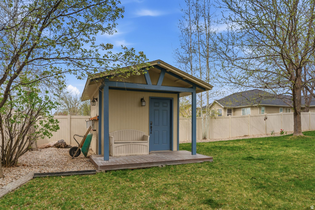 2071 W 2200 S Syracuse, UT 84075