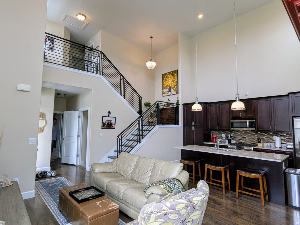 10368 S CROW WING DR South Jordan, UT 84009