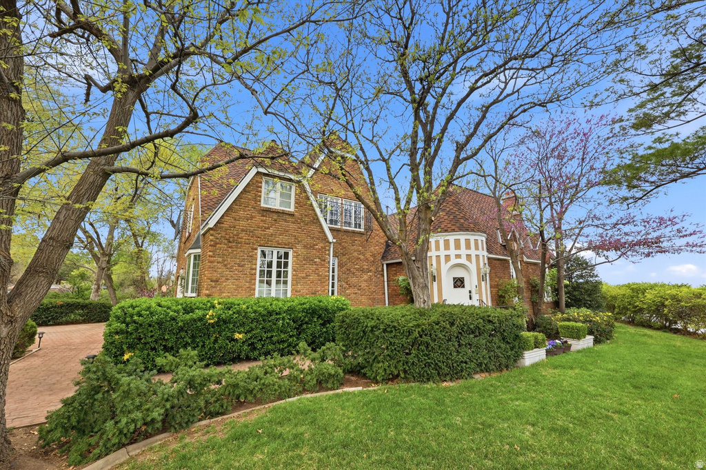 8620 S 1185 E Sandy, UT 84094