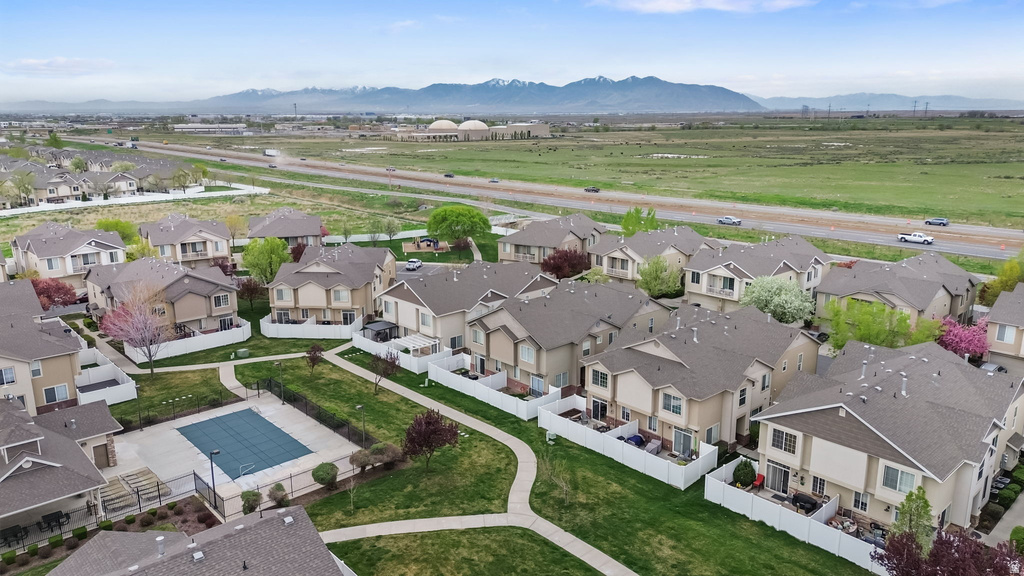 237 N BIRMINGHAM LN. #B North Salt Lake, UT 84054