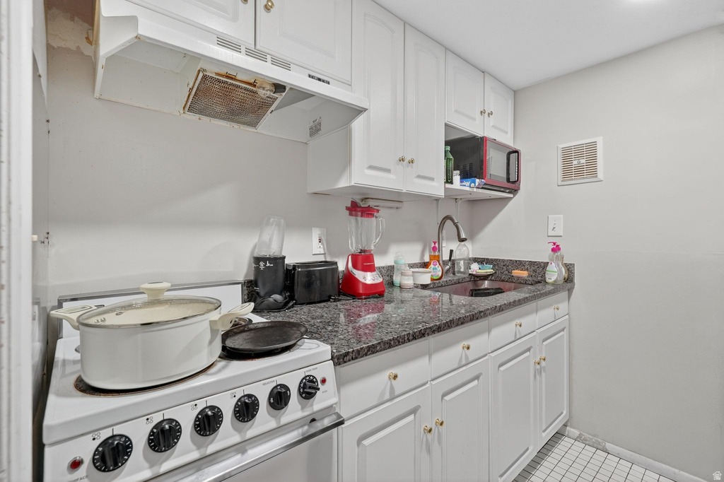 8127 S CREEKWOOD DR West Jordan, UT 84088