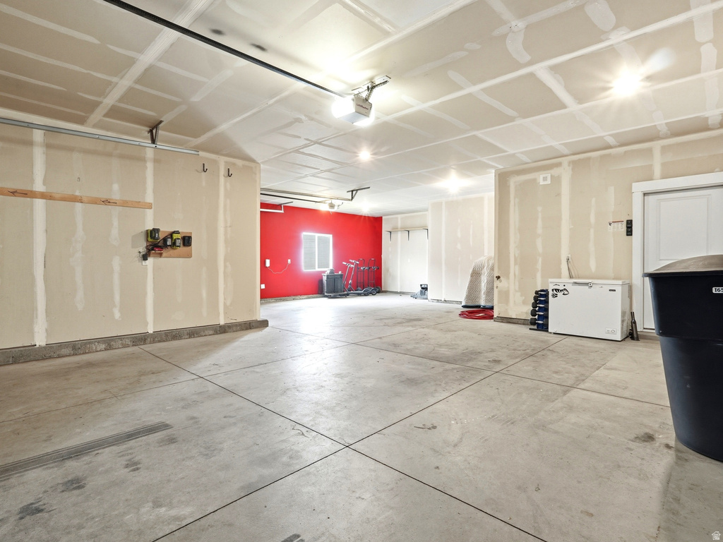 2429 W 2900 N Farr West, UT 84404