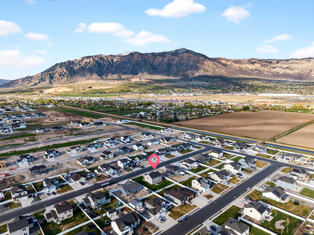 2429 W 2900 N Farr West, UT 84404