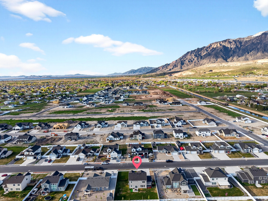 2429 W 2900 N Farr West, UT 84404