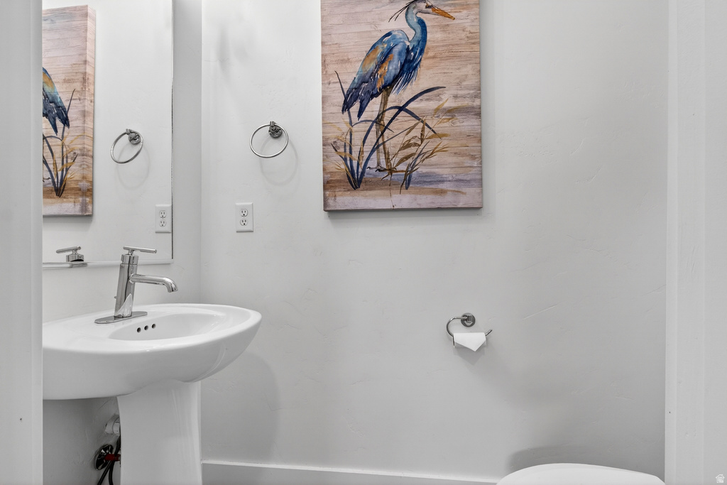 2429 W 2900 N Farr West, UT 84404