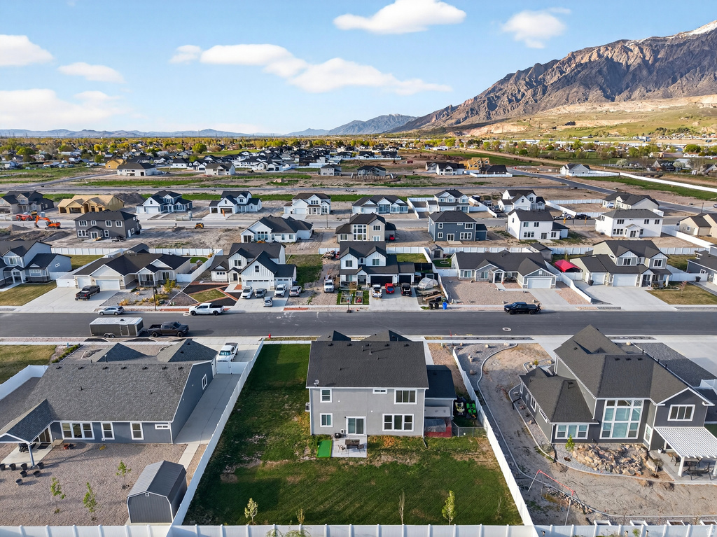 2429 W 2900 N Farr West, UT 84404