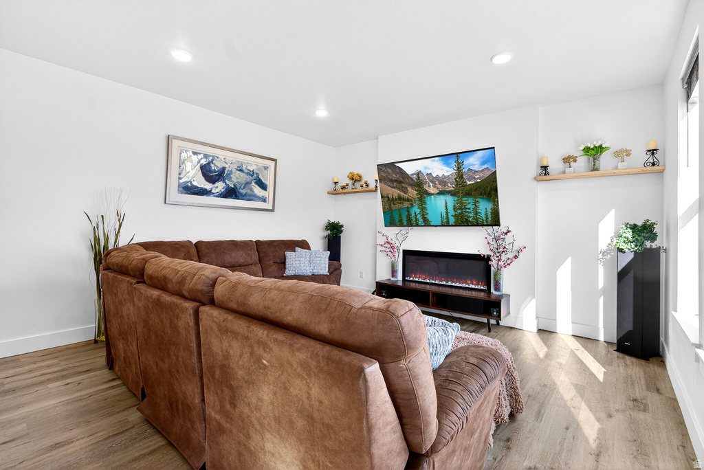 2429 W 2900 N Farr West, UT 84404