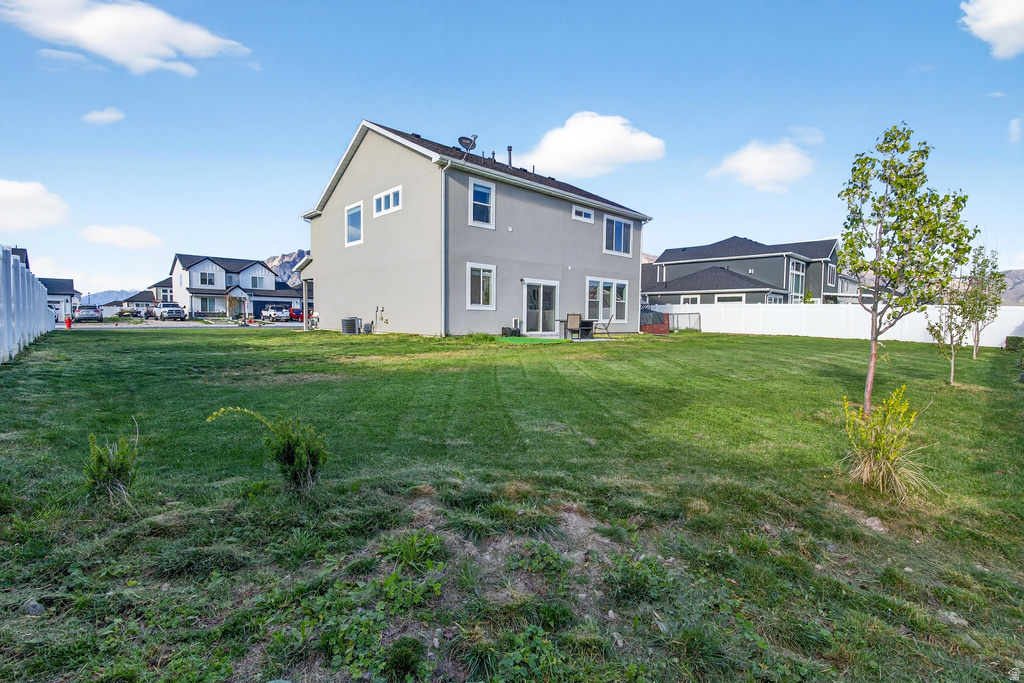 2429 W 2900 N Farr West, UT 84404