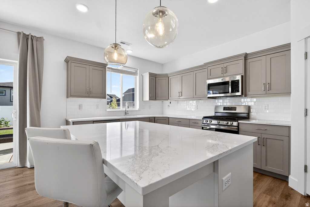 2429 W 2900 N Farr West, UT 84404