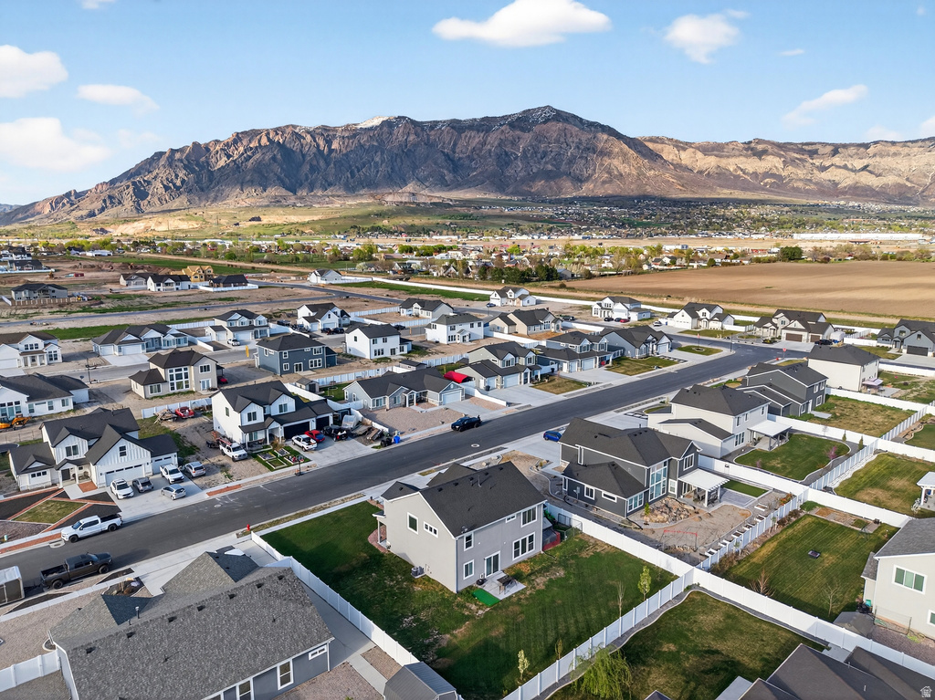 2429 W 2900 N Farr West, UT 84404