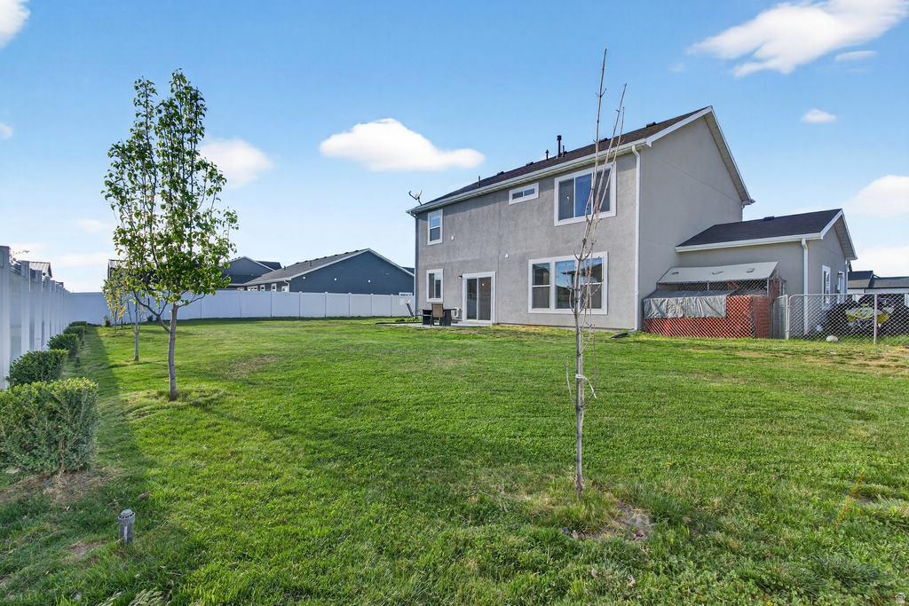 2429 W 2900 N Farr West, UT 84404