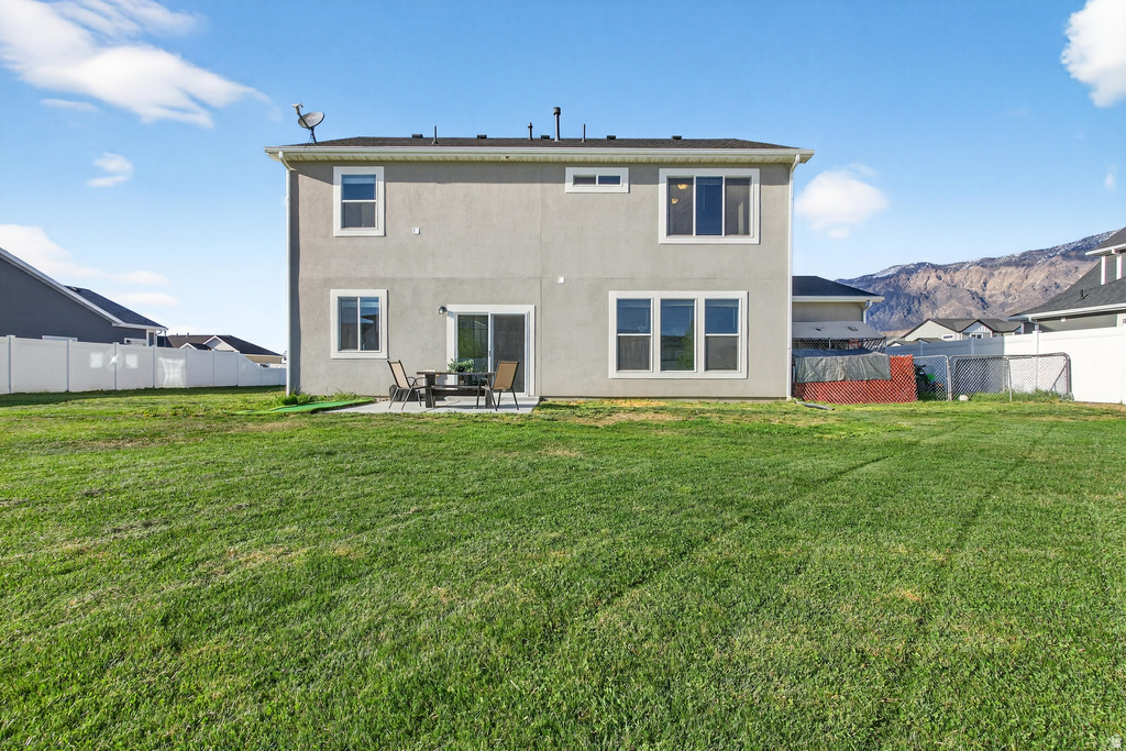 2429 W 2900 N Farr West, UT 84404