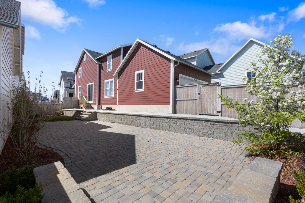 10737 S LAKE TERRACE AVE South Jordan, UT 84009