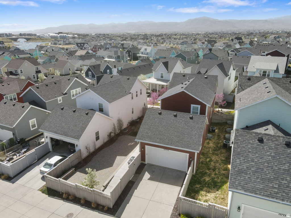 10737 S LAKE TERRACE AVE South Jordan, UT 84009